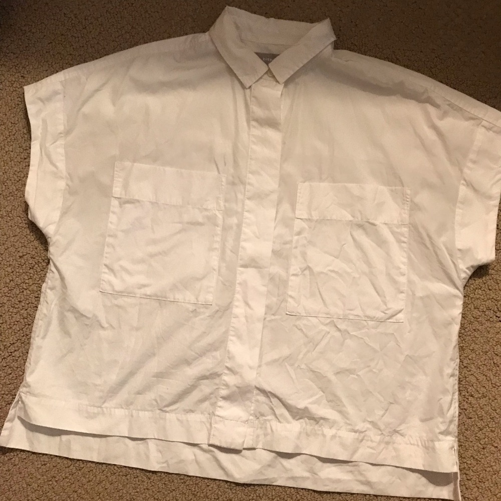 Everlane short sleeve box shirt  -small makeup stain-see photo